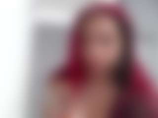 Live cam show with charis-bellota - Average on AdultVida.com