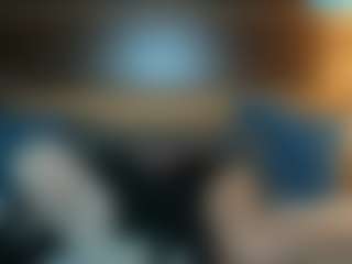 Live cam show with EmilyEclair - Handjob on Gym Cam Girls