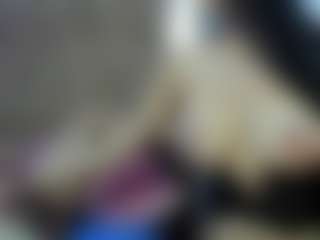 Live cam show with karollovestar - Full Nudity on Milfs Live