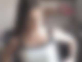 Performer in webcam MILF MegiDesire in streaming live