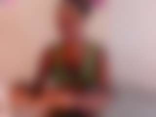 Live cam show with SARAA-COLLIINS - Ebony on live18s.com