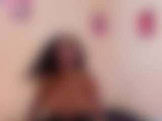 Live cam show with SARAA-COLLIINS - Ebony on Milfs Live | colombia