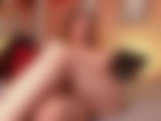Live cam show with SabrinaWalker - Cute on StripNow