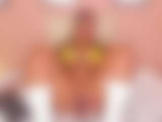 Live cam show with SofiaBennett - Blonde Hair on SpunkLive
