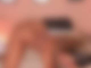 Live cam show with SofiaBennett - Public on madthumbs