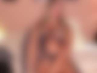 Live cam show with SofiaBennett - Tattoos Young Adult on Milfs Live