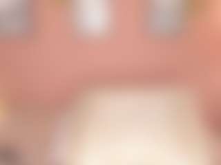 Live cam show with SofiaBennett - Gagging on SinfulBabes