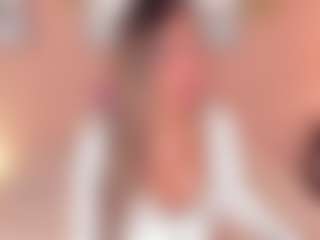 Live cam show with SofiaBennett - Lush Blonde Hair on SinfulBabes