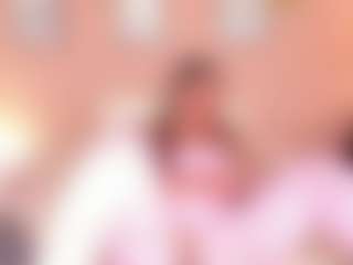 Live cam show with SofiaBennett - Bikini on Lustler