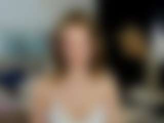 Live cam show with AmandaGrace - Thick on xDating