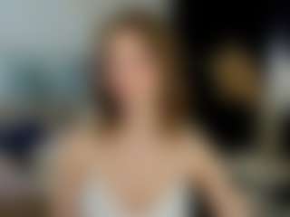 Live cam show with AmandaGrace - Bi on Fit Hotties