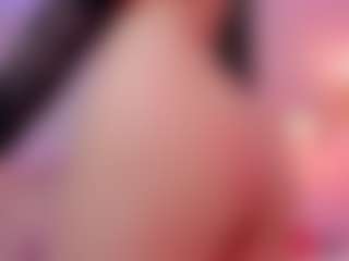 Live cam show with EmilyCollins1 - Gamer Athletic on studioflirtlive.com