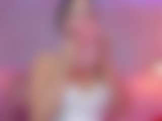 Live-Cam-Show mit EmilyCollins1 - Green Eyes auf Camsoda