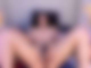Live cam show with HannyK - Petite on Camsoda
