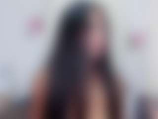 Spettacolo in cam dal vivo con HannyK - Deepthroat su Camsoda