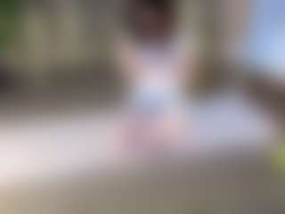 Live cam show with Summer - Public on fapnchat