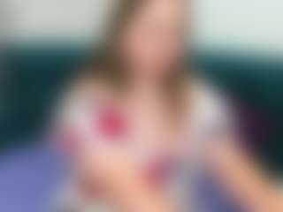 Live cam show with MonikaCharming - Average on livesuperchat.net