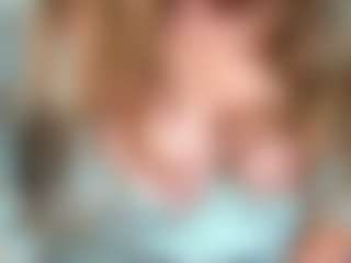 Live cam show with MonikaCharming - Spank Brown Hair on Sweet Sext