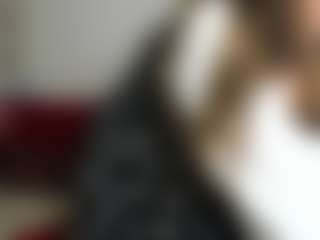 Live cam show with MonikaCharming - Upskirt on livesuperchat.net