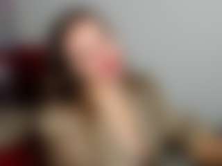 Live cam show with MonikaCharming - Ass Bouncing on Latina Girls