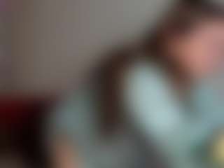 Live cam show with MonikaCharming - Shaved Pussy on Camsoda