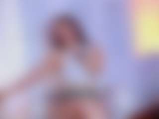 Live cam show with AdelNesbitt - Amateur on Camsoda