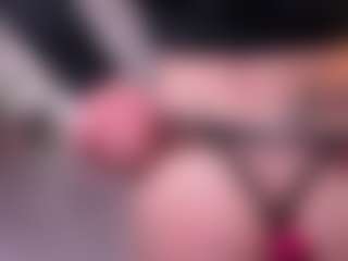 Live cam show with trannyfox69 - Brown Eyes on Uber Horny
