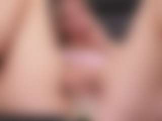 Live cam show with NeldaGault - Green Eyes on xheatlive.com