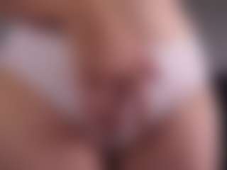 Live cam show with NeldaGault - Public on crypto-cams