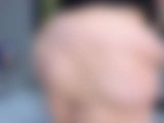 Live cam show with Charlotte-curvy - Moaning on TeamSkeetLive