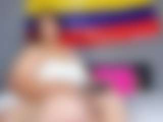 Live cam show with Charlotte-curvy - Moaning on PervPlay.com