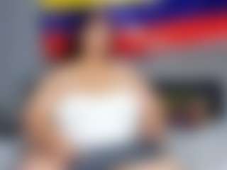 Live cam show with Charlotte-curvy - Red Hair on CamClone