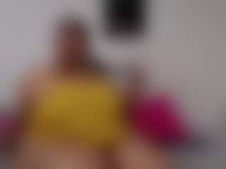 Live cam show with Charlotte-curvy - Red Hair on CamSodaAdn