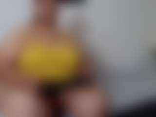 Live cam show with Charlotte-curvy - Mature on CamClone