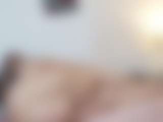 Live cam show with Charlotte-curvy - Moaning on Camsoda