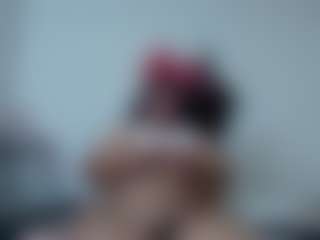 Live cam show with Charlotte-curvy - Moaning on Camsoda