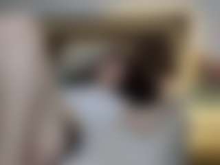 Live cam show with Effullia - Trimmed Asian on Mixed Magazine Live