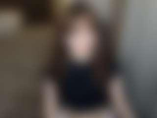 Live cam show with Effullia - Skinny on AdultVida.com