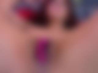 Live cam show with Eka-Urda - MILF on CamwithHer