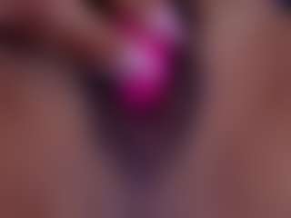 Live cam show with Eka-Urda - Hot on Milf Play