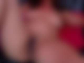 Eka-Urda MILF webcam performer live streaming