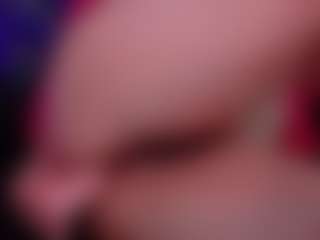 Live cam show with Eka-Urda - Fingering MILF on Fit Hotties