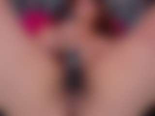 Live cam show with Eka-Urda - Dildo Or Vibrator MILF on Chatstar