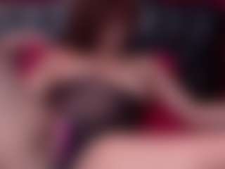 Live cam show with Eka-Urda - Fingering MILF on Camsoda