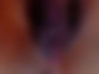 Eka-Urda MILF webcam performer live streaming