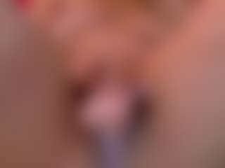 Eka-Urda MILF webcam performer live streaming