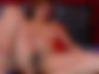 Live cam show with Eka-Urda - Public MILF on Camming Site