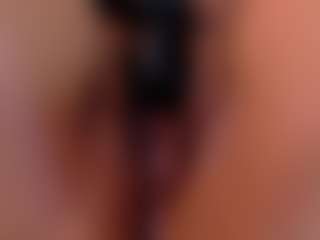 Eka-Urda MILF webcam performer live streaming
