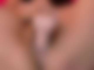 Live cam show with Eka-Urda - Brown Hair MILF on xDating