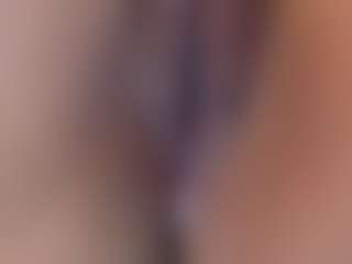 Eka-Urda MILF webcam performer live streaming